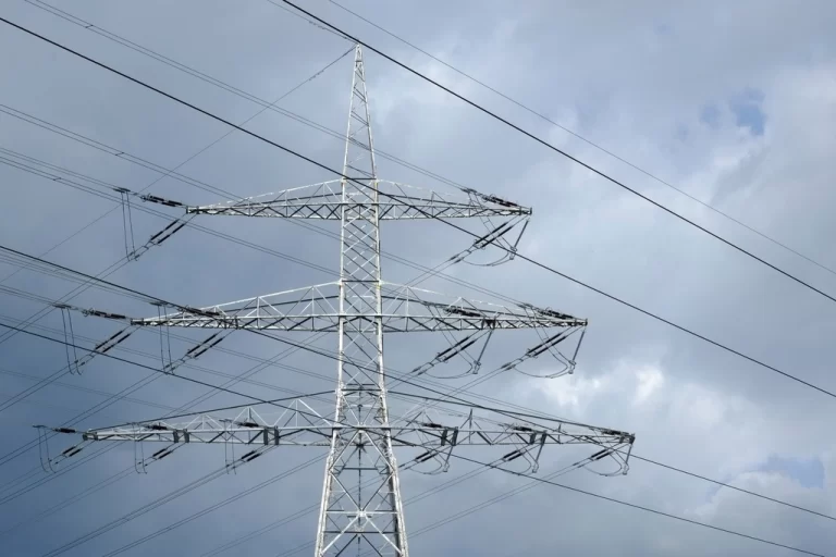 The energy-water nexus of China's interprovincial and seasonal electric power transmission