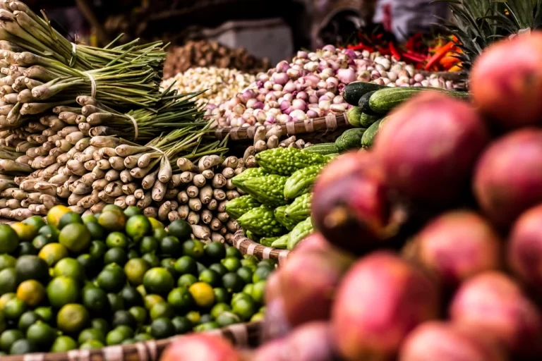 Dietary environmental impacts and quality differ by socio-demographic characteristics